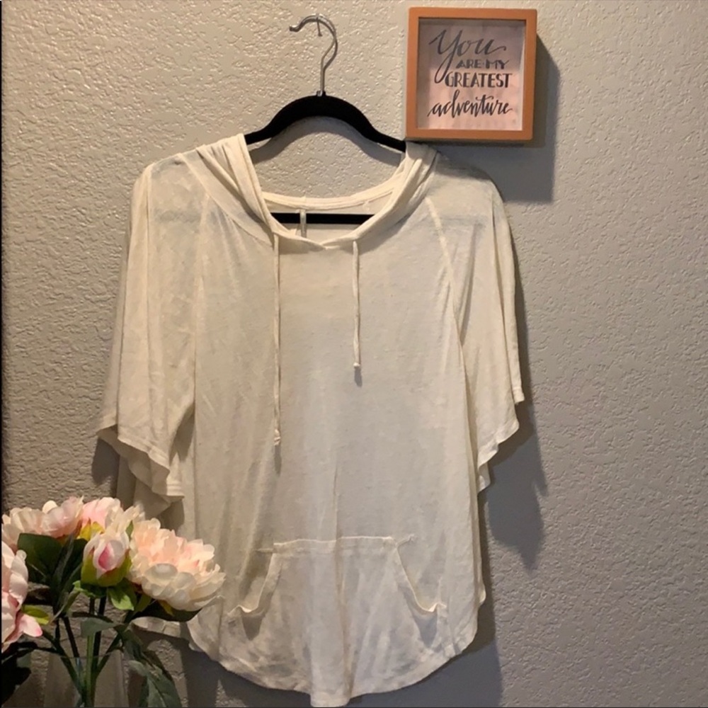 🌺color thread Creme knit hooded tee size m